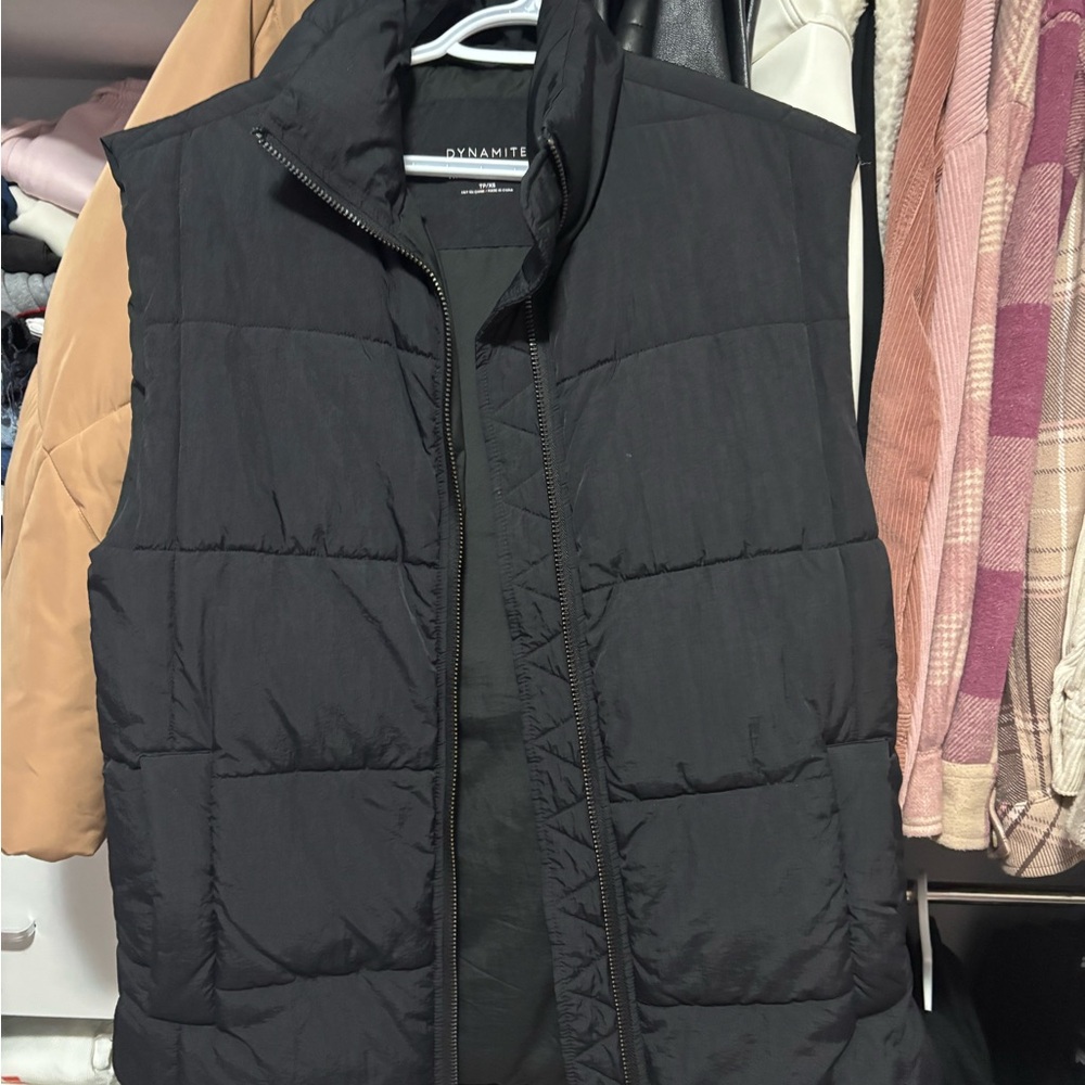 Dynamite Woman's Black Quilted Vest